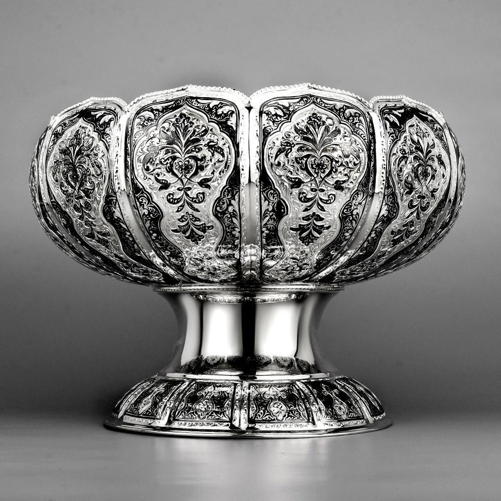Серебряная ваза для фруктов с гравировкой и чеканкой, вз025 фото 2