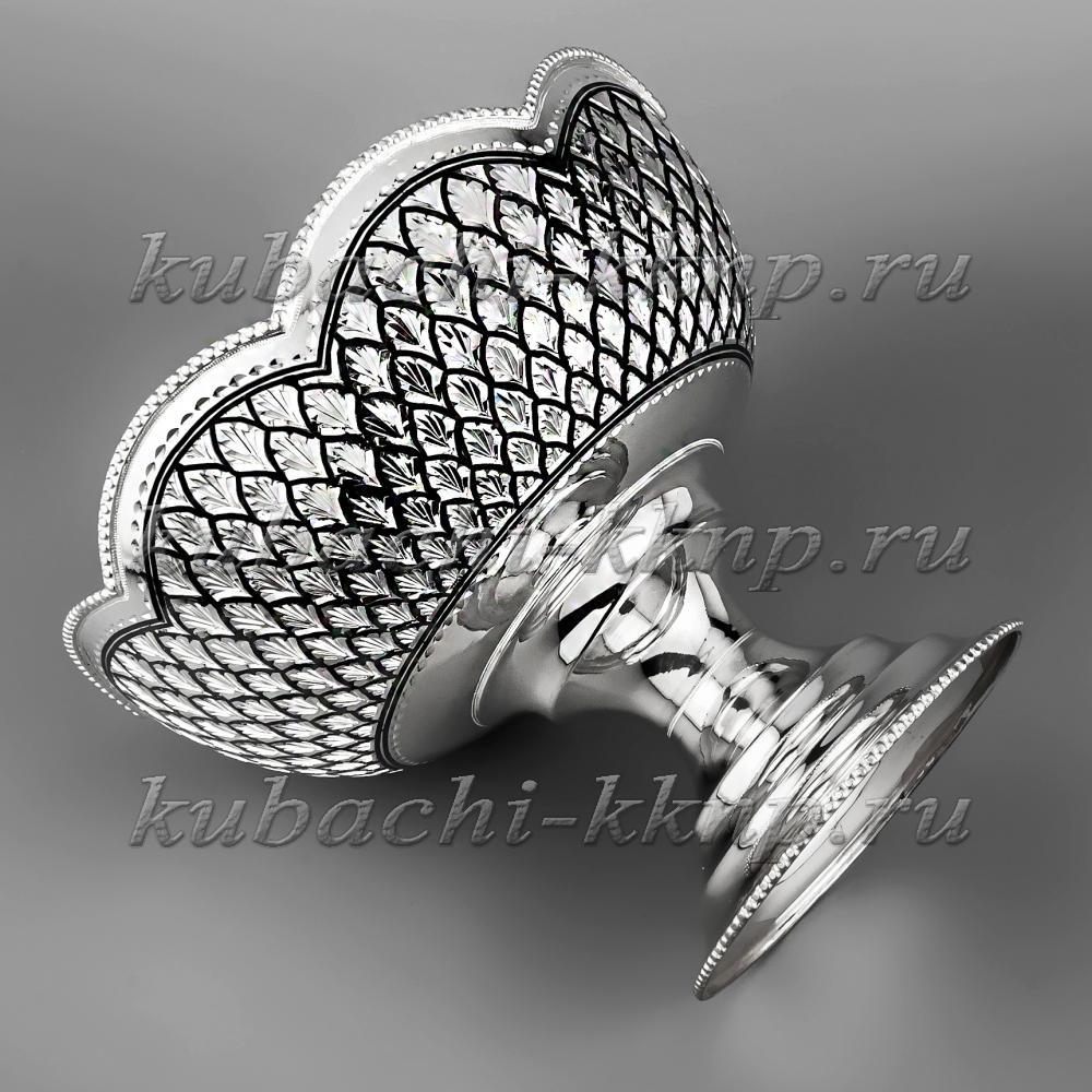 Серебряная конфетница оригинальной формы