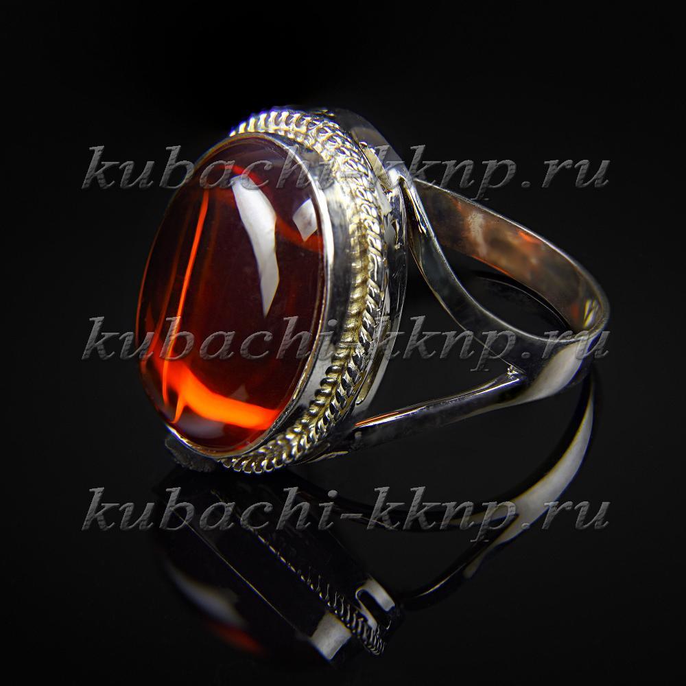 Серебряное кольцо с искусственном янтарем в оправе