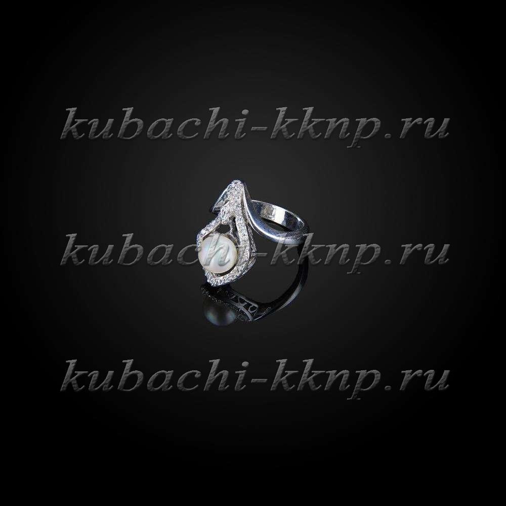 Серебряное кольцо Кубачи с фианитами и искусственным жемчугом