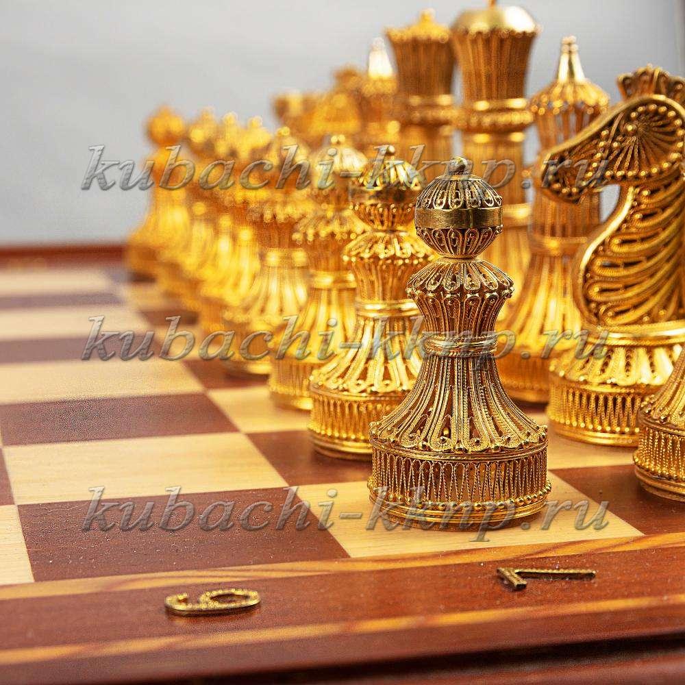 На серебряных шахмат