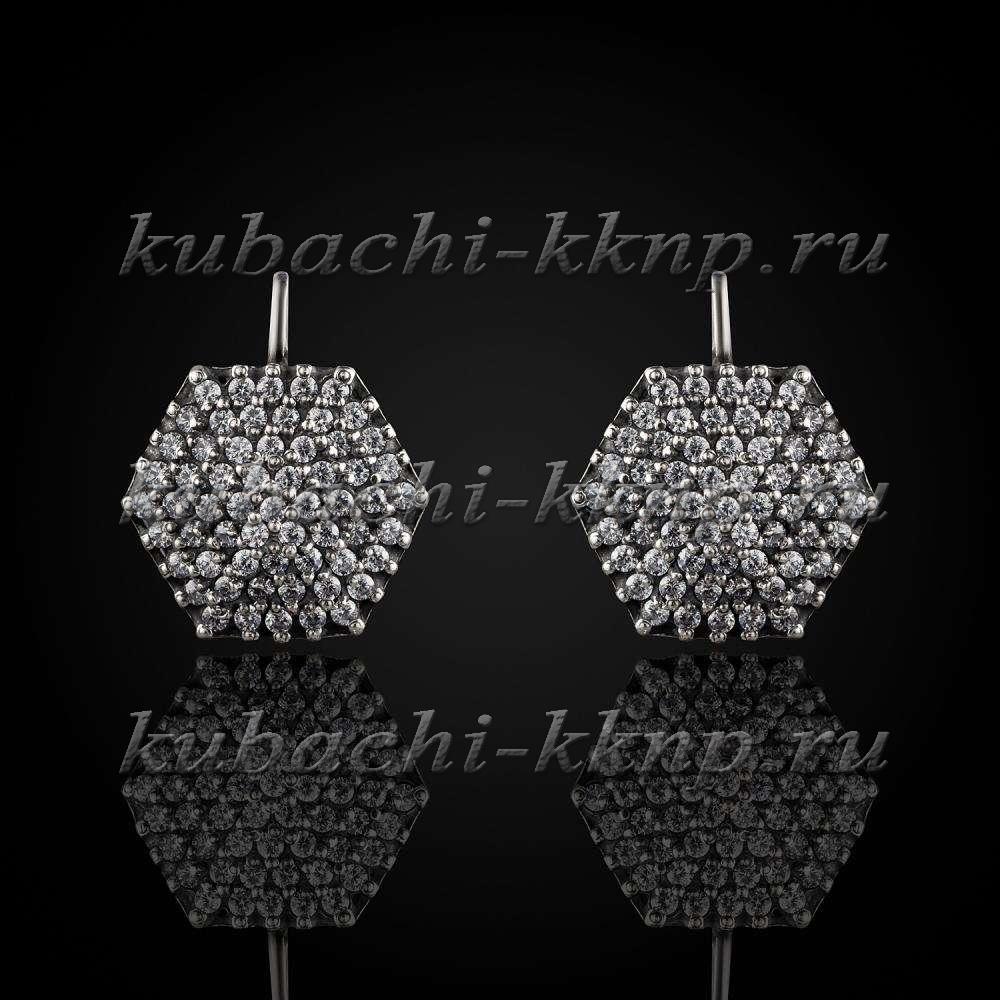 Серебряные серьги геометрической формы с россыпью камней фианитов
