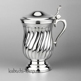 Серебряная кружка с крышкой 