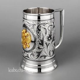 Пивная серебряная кружка с позолоченным  гербом - кр064