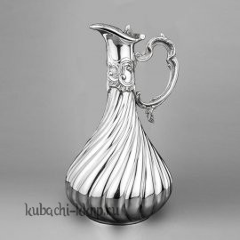 Серебряный кувшин с узким горлышком 