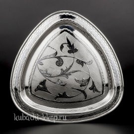 Поднос серебряный с  изящным узором - пдн02