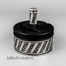 Серебряная пепельница с красивым орнаментом «Совеременая» - п0007