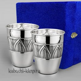 набор из двух серебряных стаканов 