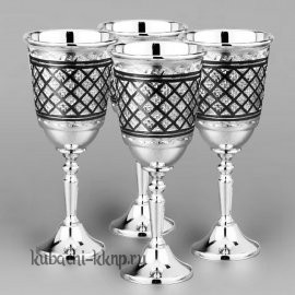 Набор из четырех оригинальных рюмок на высокой ножке - р103-4