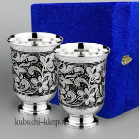 Набор небольших серебряных стаканов 