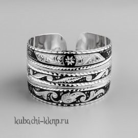 Серебряный широкий женский браслет с чернением - БР147