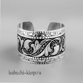 Серебряный широкий браслет Кубачи с гравировкой - БР34