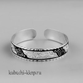 Тоненький серебряный браслет с черно-белым орнаментом - БР99