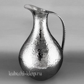 Серебряный кувшин с узким горлышком 