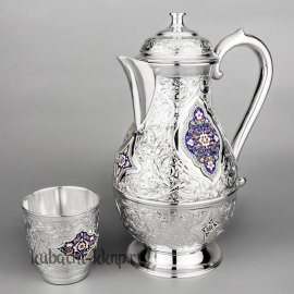 Серебряный кувшин со стаканом 