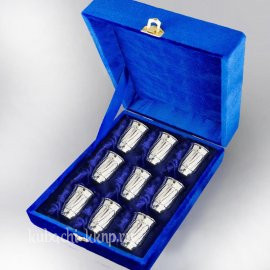 Набор из шести серебряных стопок 