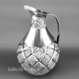 Изящный серебряный кувшин 
