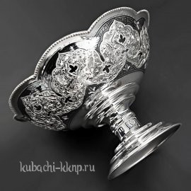 Конфетница из серебра с каемочкой - кф028