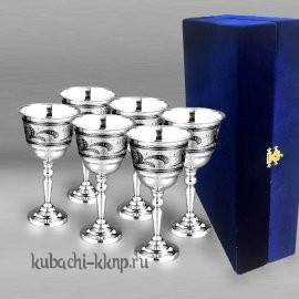 Набор из шести больших серебряных рюмок на ножке 