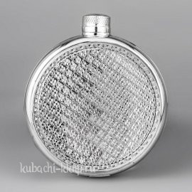 Круглая серебряная фляга с мелкой гравировкой. - ФЛ130