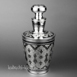 Серебряный штоф с красивым орнаментом, 940 мл - гр007