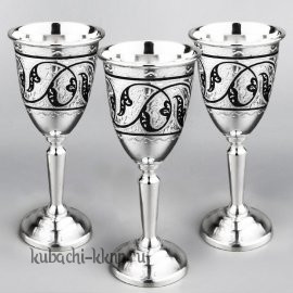 Набор рюмок из серебра для троих друзей 