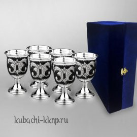 Набор из шести серебряных рюмок 