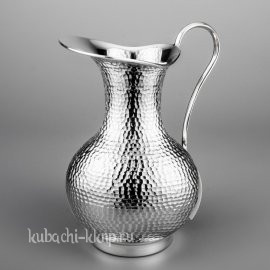 Небольшой серебряный кувшин для воды 
