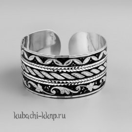 Жесткий серебряный браслет с народным орнаментом - БР148