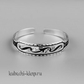 Узкий серебряный браслет Кубачи с гравировкой - БР126
