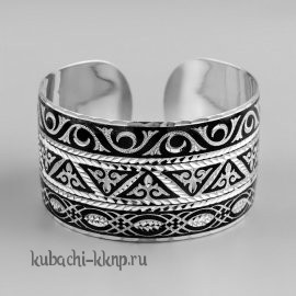 Серебряный браслет стругольниками и орнаментом на женскую руку - БР109