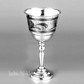 Большая серебряная рюмка на ножке 