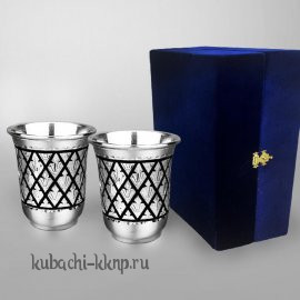 Набор из двух серебряных стопок с геометрическим орнаментом - стп086-2