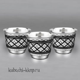 Набор  из трех небольших серебряных стопок 