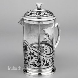 Невысокий серебряный чайник 