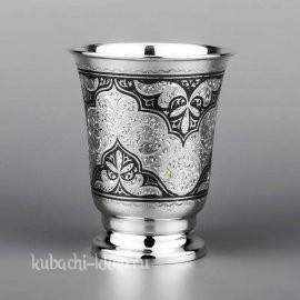 Серебряный стакан на ножке с гравировкой и чернением, 180 мл - ст20