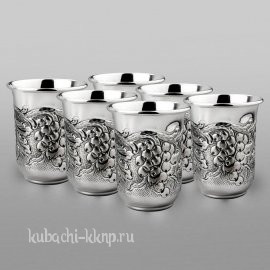 Набор серебряных стопок 