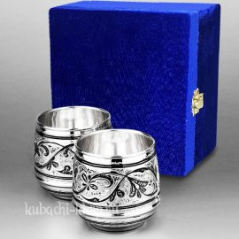 Набор из двух серебряных стаканов с чернением и гравировкой - ст063-2