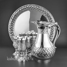 Серебряный кувшин с бокалами на подносе - вн04