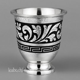 Образцовая серебряная стопка 