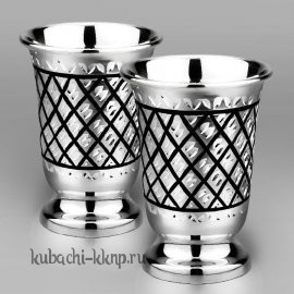 Набор из двух серебряных стопок 