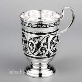 Серебряная кружка на ножке - кр127