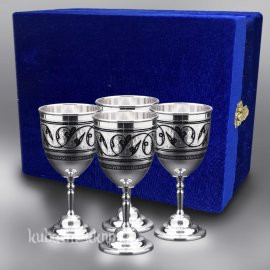 Набор из четырех серебряных бокалов 