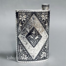 Серебряная фляга с чернением и ручной гравировкой, 230мл - фл101