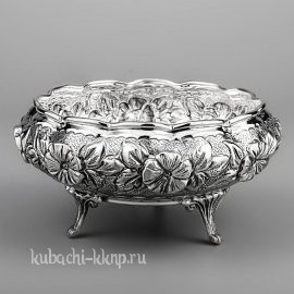 Серебряная конфетница на ножках «Цветы» - кф182