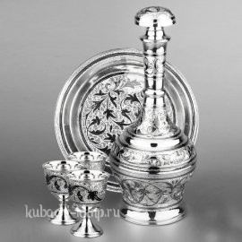 Набор для крепких напитков на подносе из серебра 