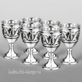 Набор из шести небольших серебряных бокалов 