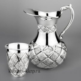 Серебряный кувшин со стаканом 