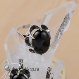 Серебряное кольцо с агатом в оправе 