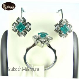 Комплект «Ромбик» с изумрудами и бриллиантами. - к085